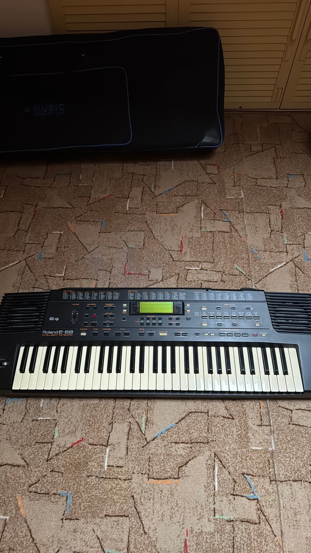 Roland E-68 Intelligent Keyboard + kruk - Goed Werkend, Muziek en Instrumenten, Keyboards, Ophalen of Verzenden, Gebruikt, 61 toetsen