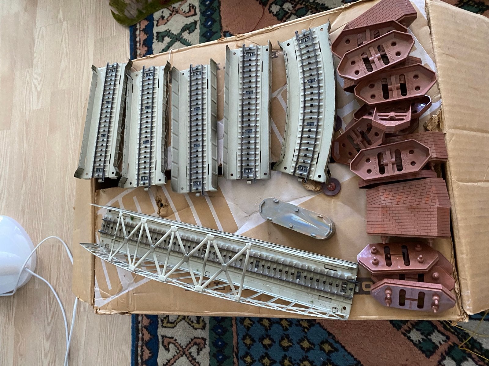 Märklin rails, wissels en transformator , treinen en wagons, Ophalen, Wisselstroom, Gebruikt, Rails