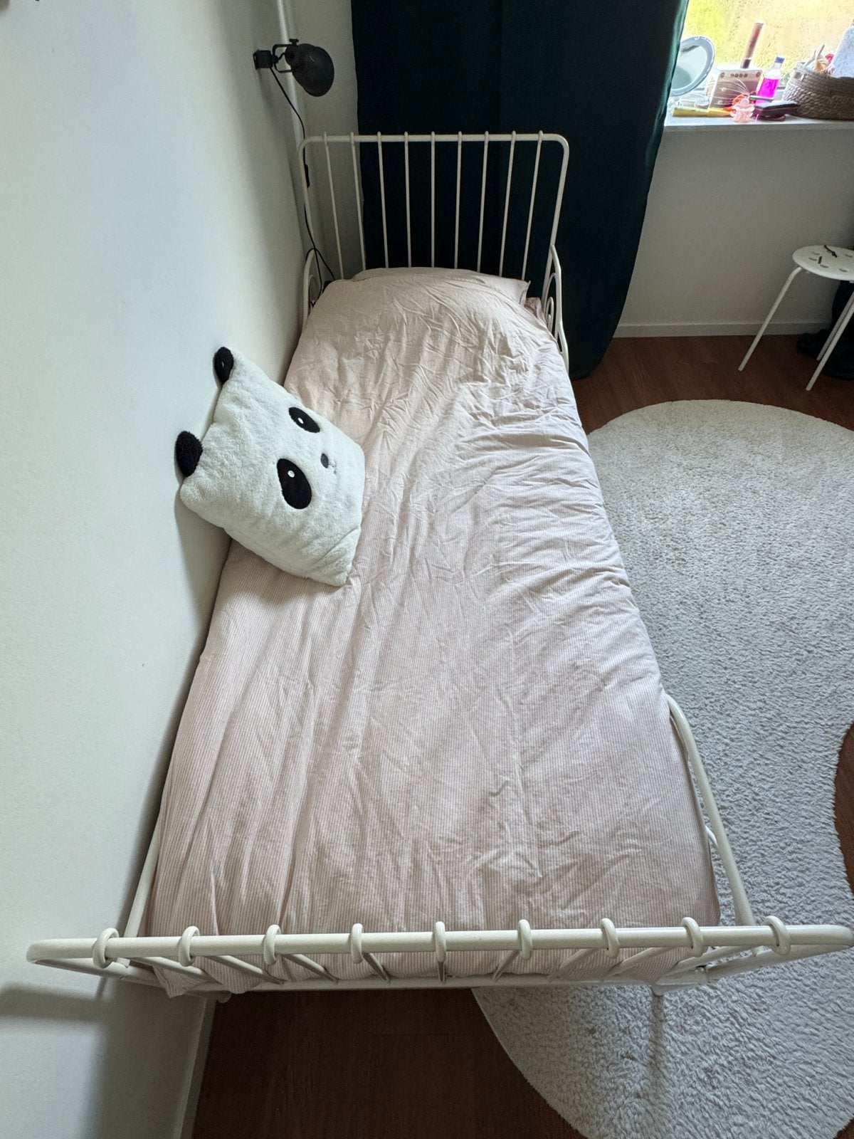 Eenpersoons metalen bedframe - wit (kraakt op 1 hoek), Ophalen, Gebruikt, 90 cm, Eenpersoons