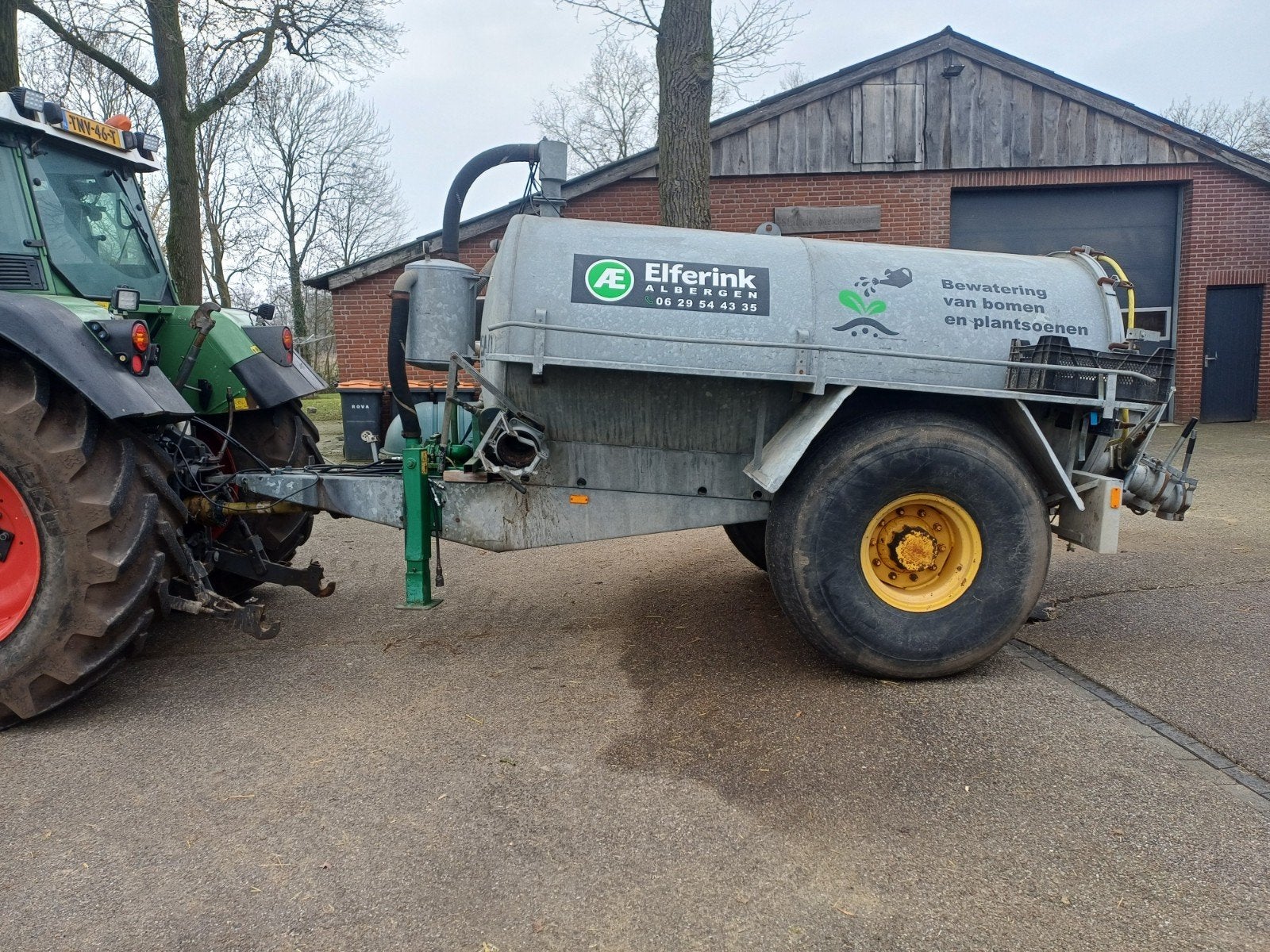 Watertank met Hydraulische arm, Ophalen, Beregening en Drainage