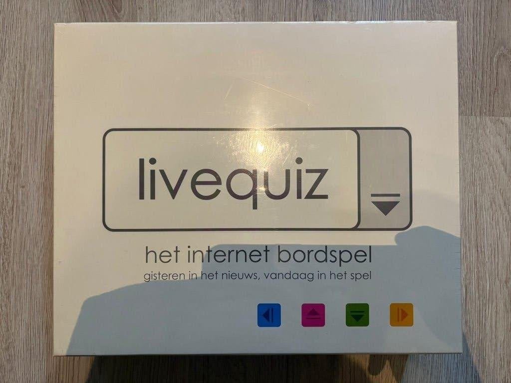 Livequiz - Boordspel (NIEUW), Hobby en Vrije tijd, Gezelschapsspellen | Bordspellen, Vijf spelers of meer, Ophalen of Verzenden