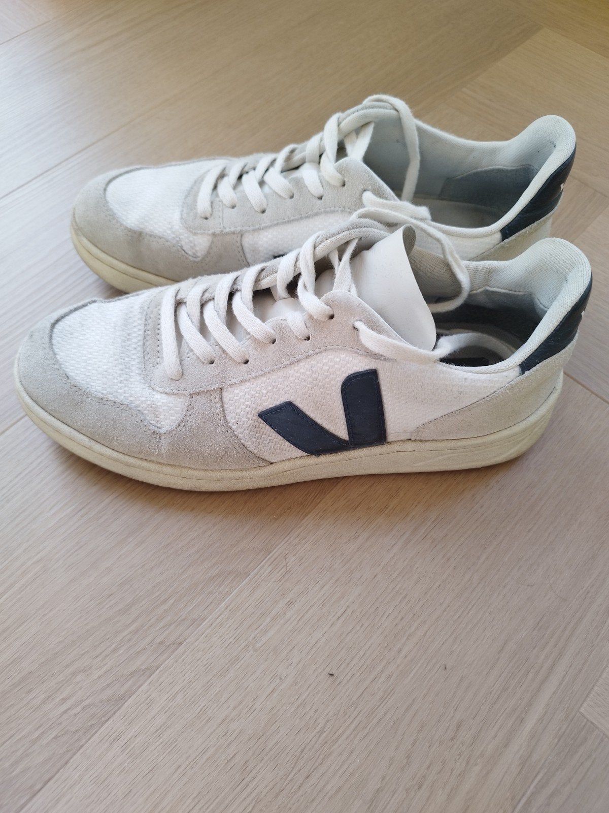 Veja V-10 Sneakers Wit/Grijs - Maat EUR 41, Ophalen, Wit, Veja, Gedragen