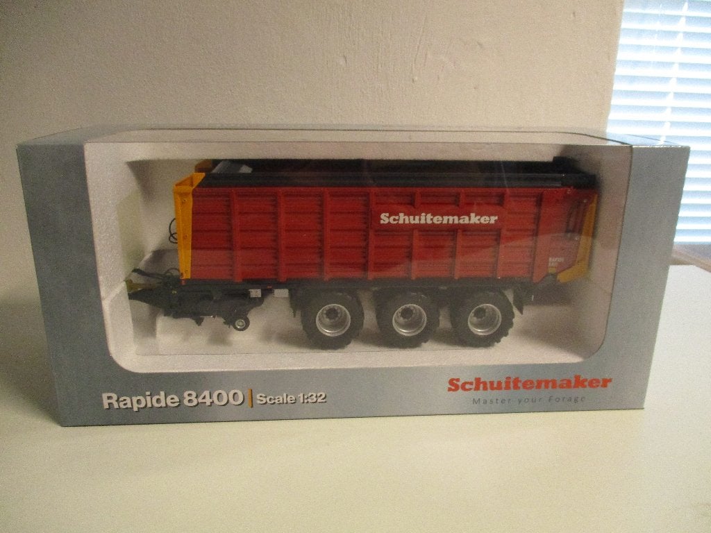 Universal Hobbies Schuitemaker Rapide 8400, Ophalen of Verzenden, Zo goed als nieuw, Tractor of Landbouw, Universal Hobbies
