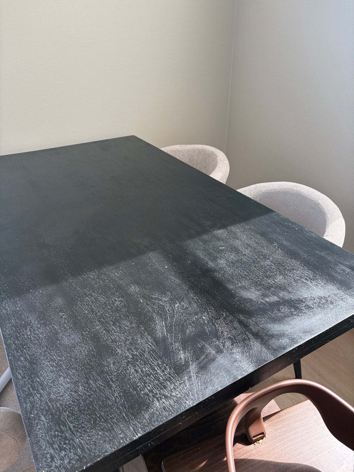 Zwarte mango houten eettafel 140 cm met spinnenpoot, Ophalen, Gebruikt, 100 tot 150 cm, 50 tot 100 cm