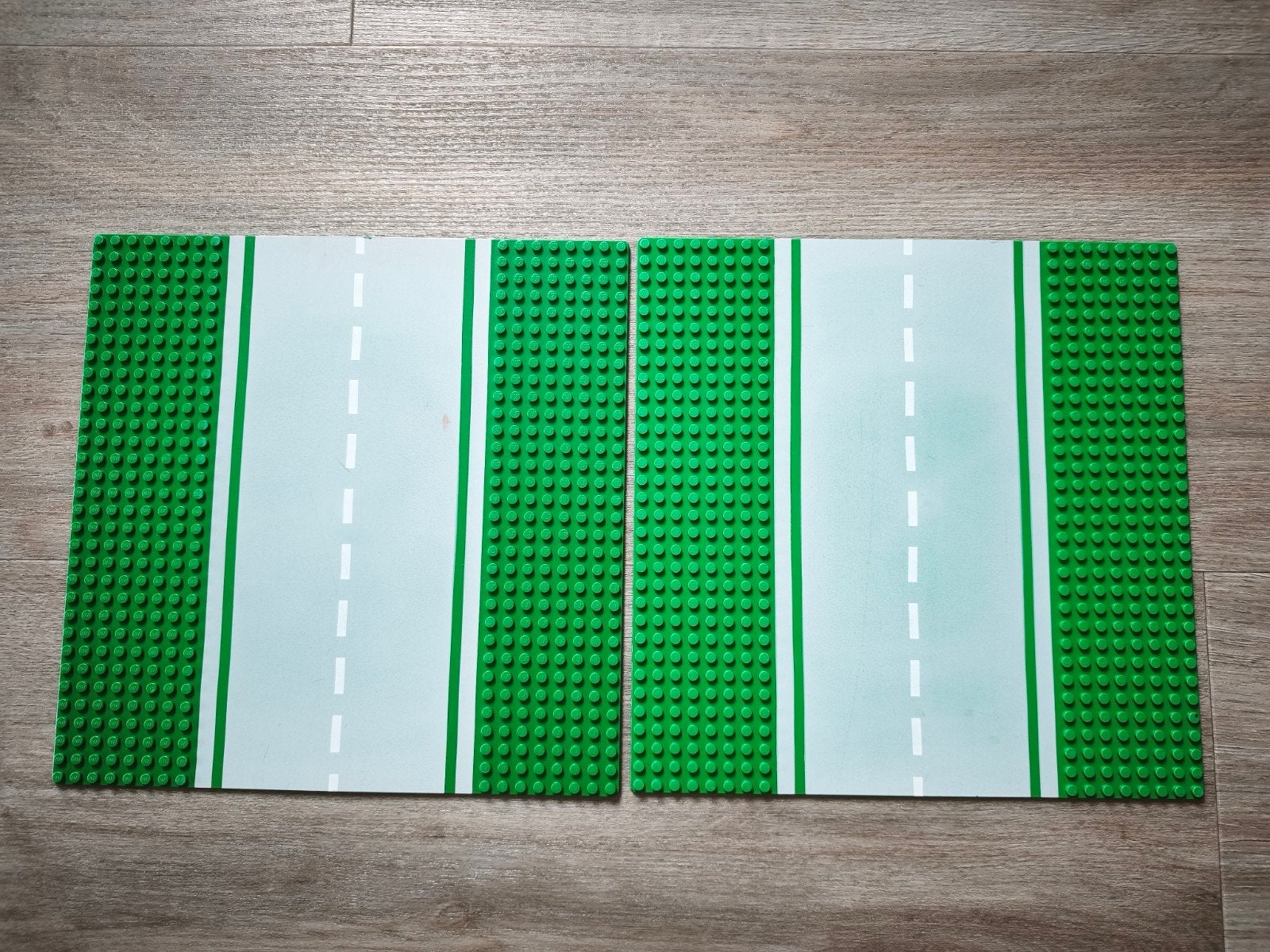 2 Lego City wegenplaten wegplaten groen recht, Kinderen en Baby's, Speelgoed | Duplo en Lego, Ophalen of Verzenden, Gebruikt, Lego