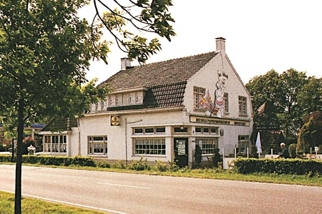 36559 Reusel N Br 80+ Gulf Tankstation Benzinepomp Gelopen, Verzenden, 1980 tot heden, Gelopen, Noord-Brabant