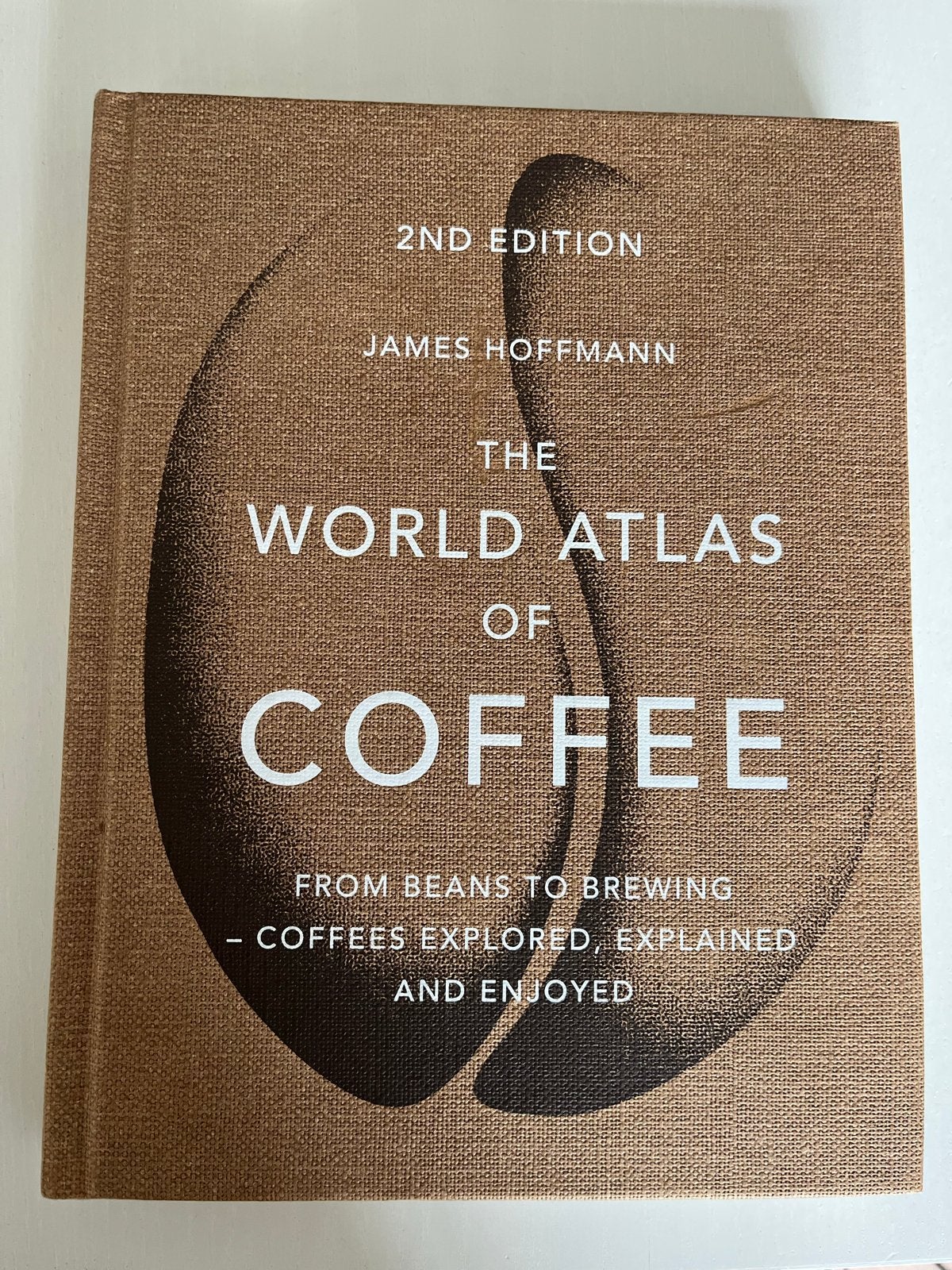 The World Atlas of Coffee - James Hoffmann (2nd Edition), Boeken, Kookboeken, Ophalen of Verzenden, Zo goed als nieuw, Overige gebieden