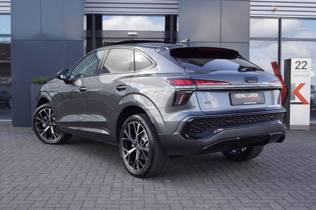Audi Q3 SPORTBACK e-Hybrid S-Line 272pk/Panodak/Camera/20 In, Automaat, Overige modellen, Met garantie (alle), Hybride Elektrisch/Benzine