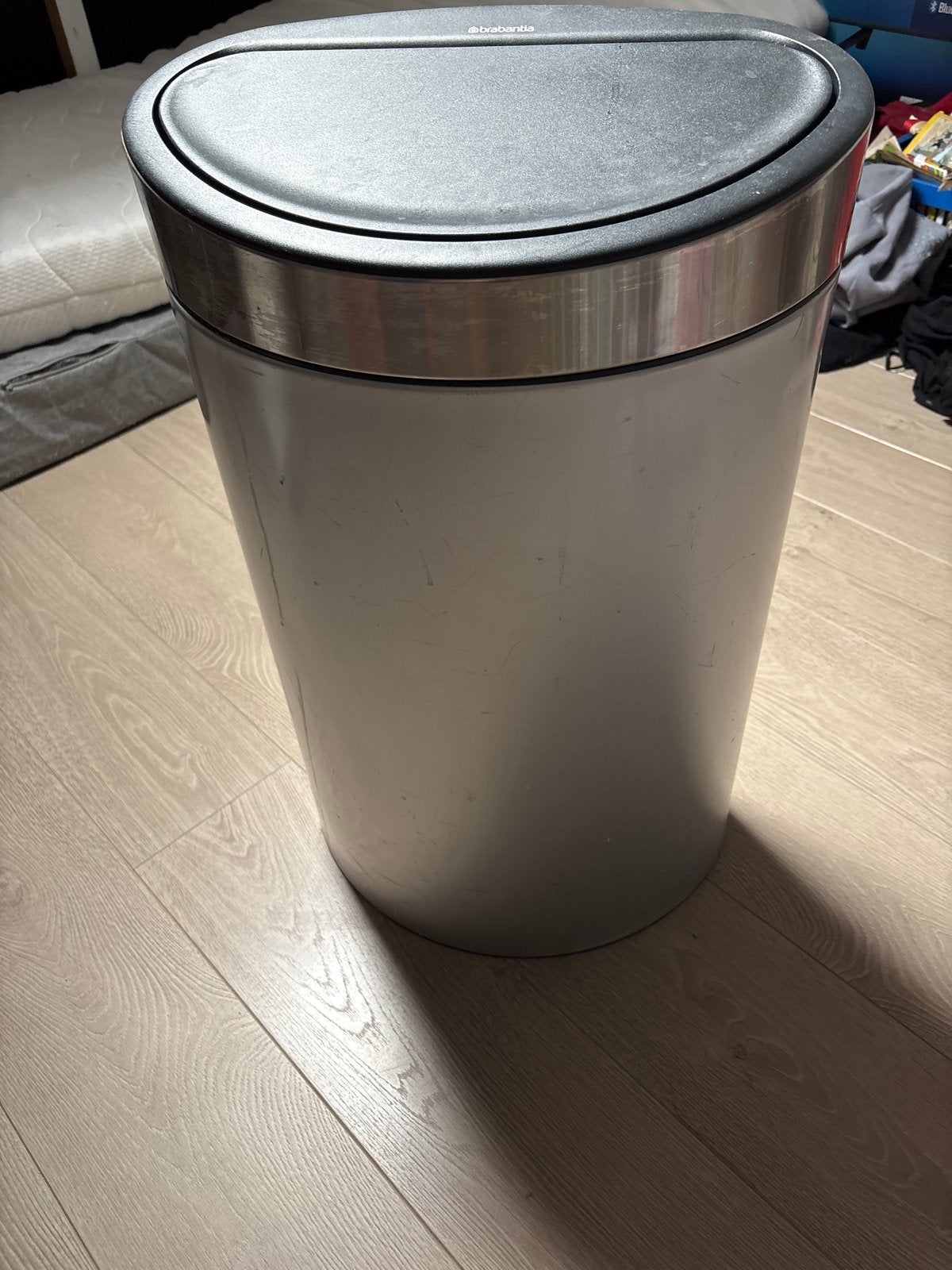 Brabantia vuilnisbak - 30 liter, Huis en Inrichting, Woonaccessoires | Prullenbakken, 20 tot 30 liter, Ophalen, Gebruikt, Metaal