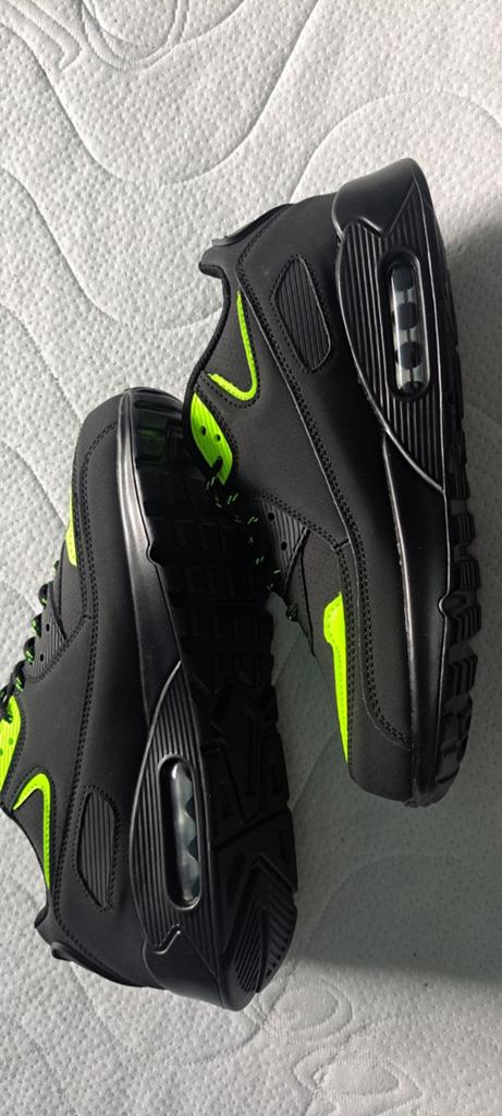 Splinternieuwe Air Schoenen mt 40!, Ophalen of Verzenden, Nieuw, Sneakers of Gympen
