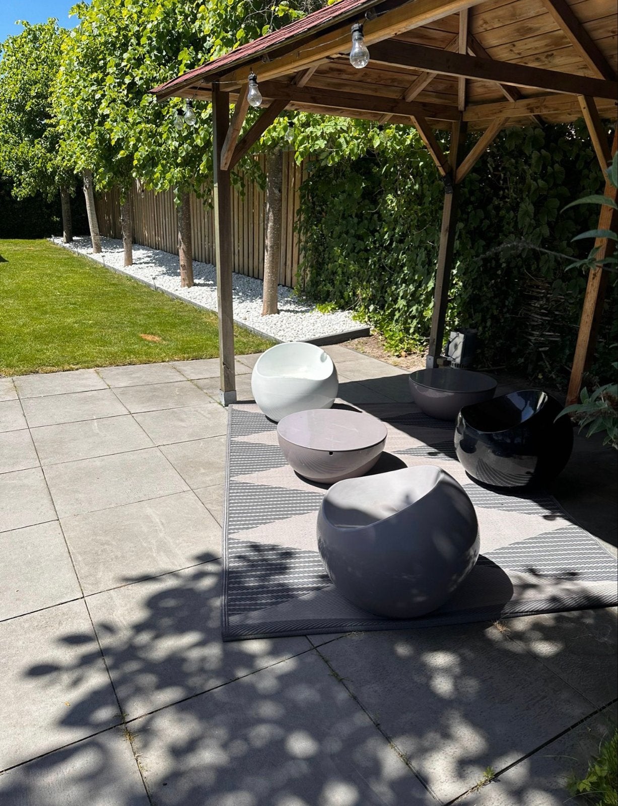 Originele XlBoom Ball chairs en Slice tafel, Ophalen, Kunststof, Gebruikt, Loungeset