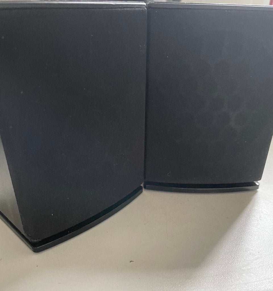 Kleine LG Luidsprekers Speaker boxen (3 Ohm) 2 Stuks, Audio, Tv en Foto, Luidsprekers, Ophalen of Verzenden, Zo goed als nieuw