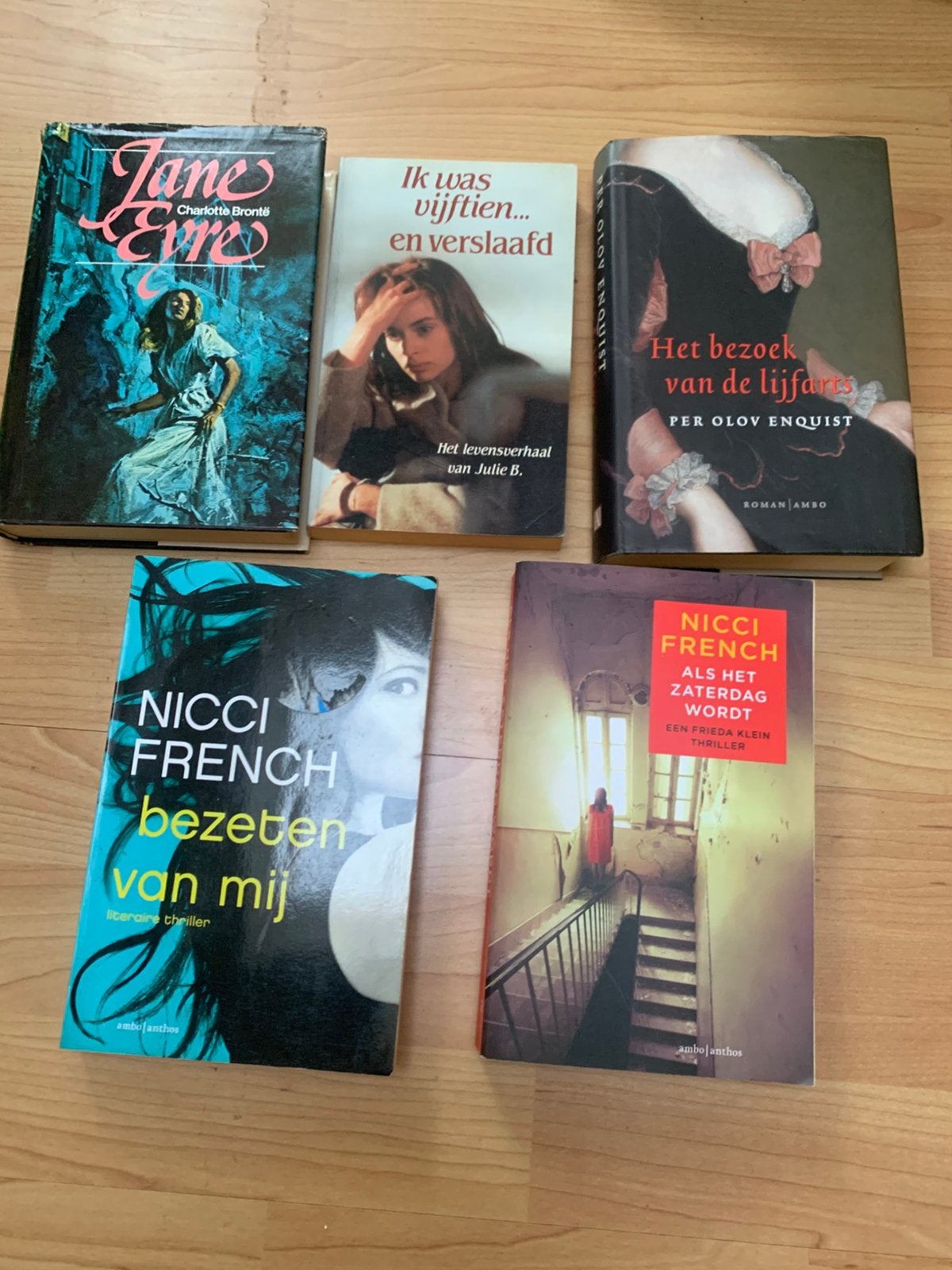 Vakantiepakket van 5 dames boeken oa Nicci French, Boeken, Romans, Ophalen, Zo goed als nieuw