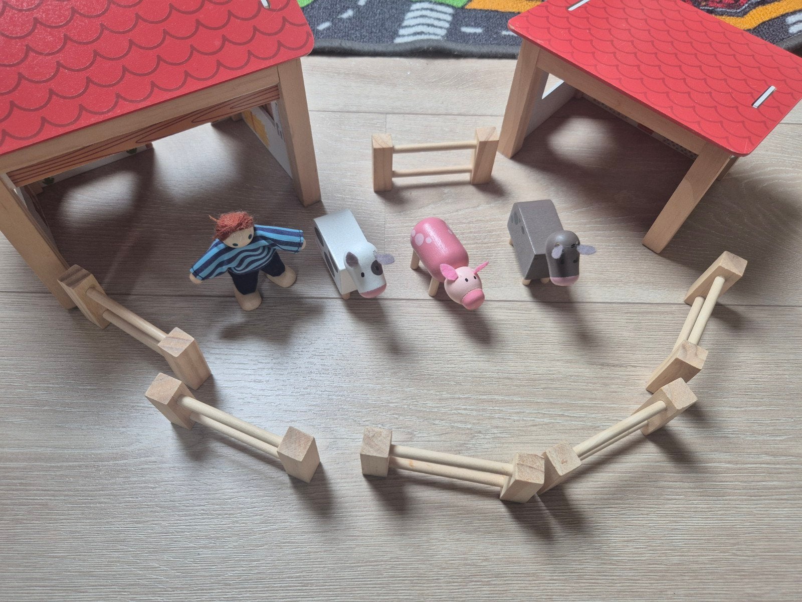 Schattige houten boerderij met dieren, Kinderen en Baby's, Ophalen of Verzenden, Gebruikt, Overige typen