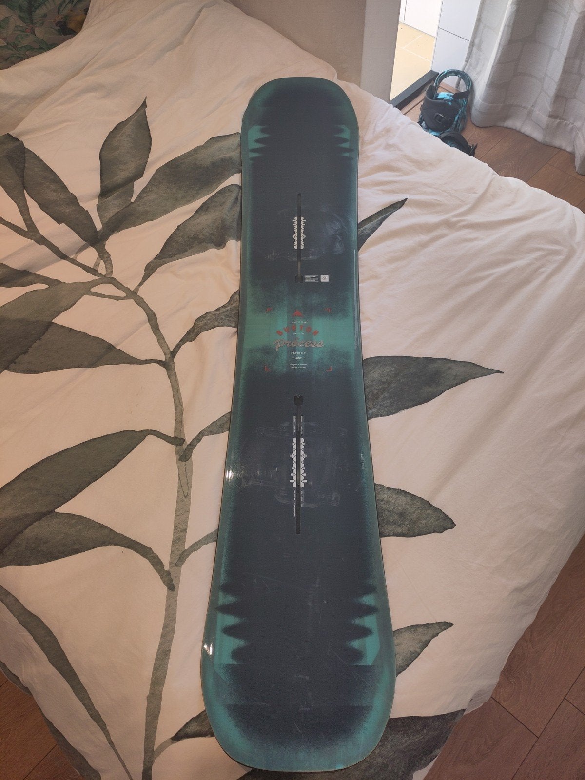 Burton Process Flying V Snowboard 162W met bindingen, Overige merken, 160 tot 180 cm, Gebruikt, Overige typen