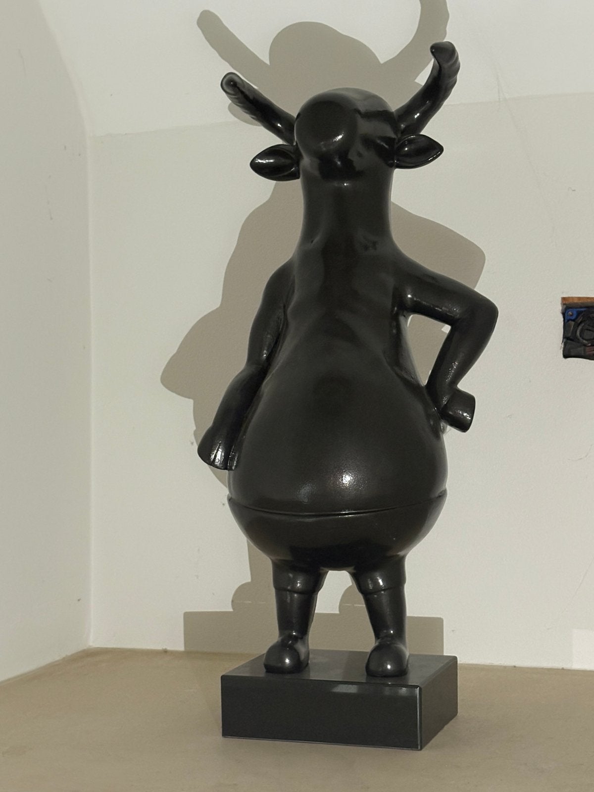 Stenen stier, Antiek en Kunst, Ophalen, Overige onderwerpen, Steen of Keramiek, Beeld