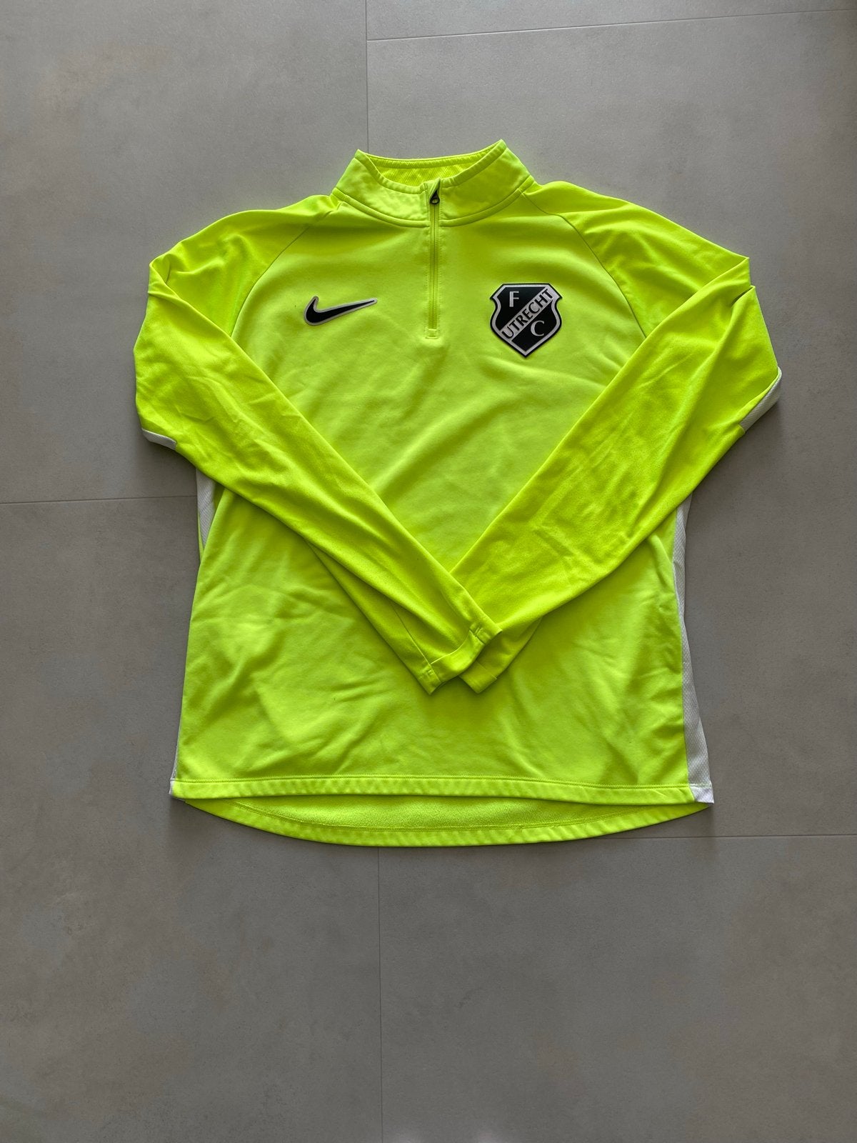FC Utrecht Trainingstop Neon Geel - Nike, Ophalen of Verzenden, Gedragen, Geel, Overige typen