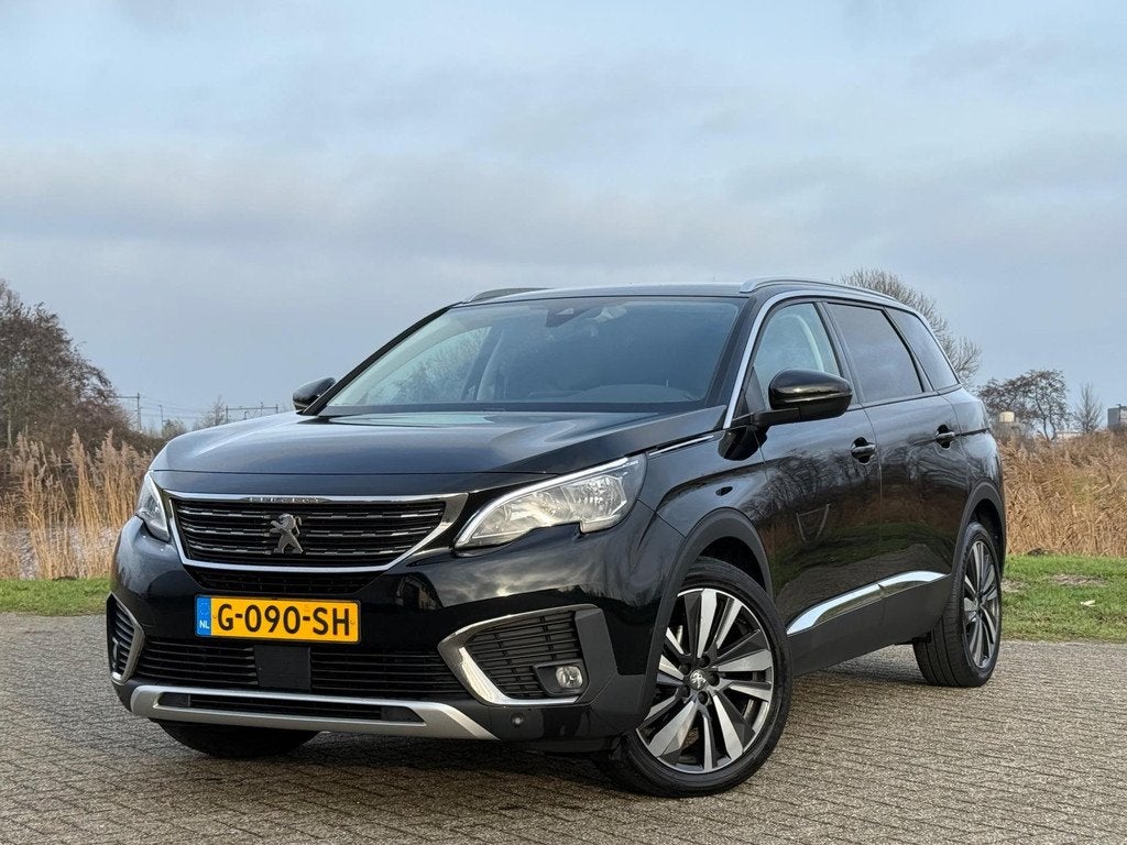 Peugeot 5008 1.2 PureTech Allure 130pk Automaat - Noir Perla, Auto's, Peugeot, Parkeersensor, Gebruikt, Euro 6, 1199 cc