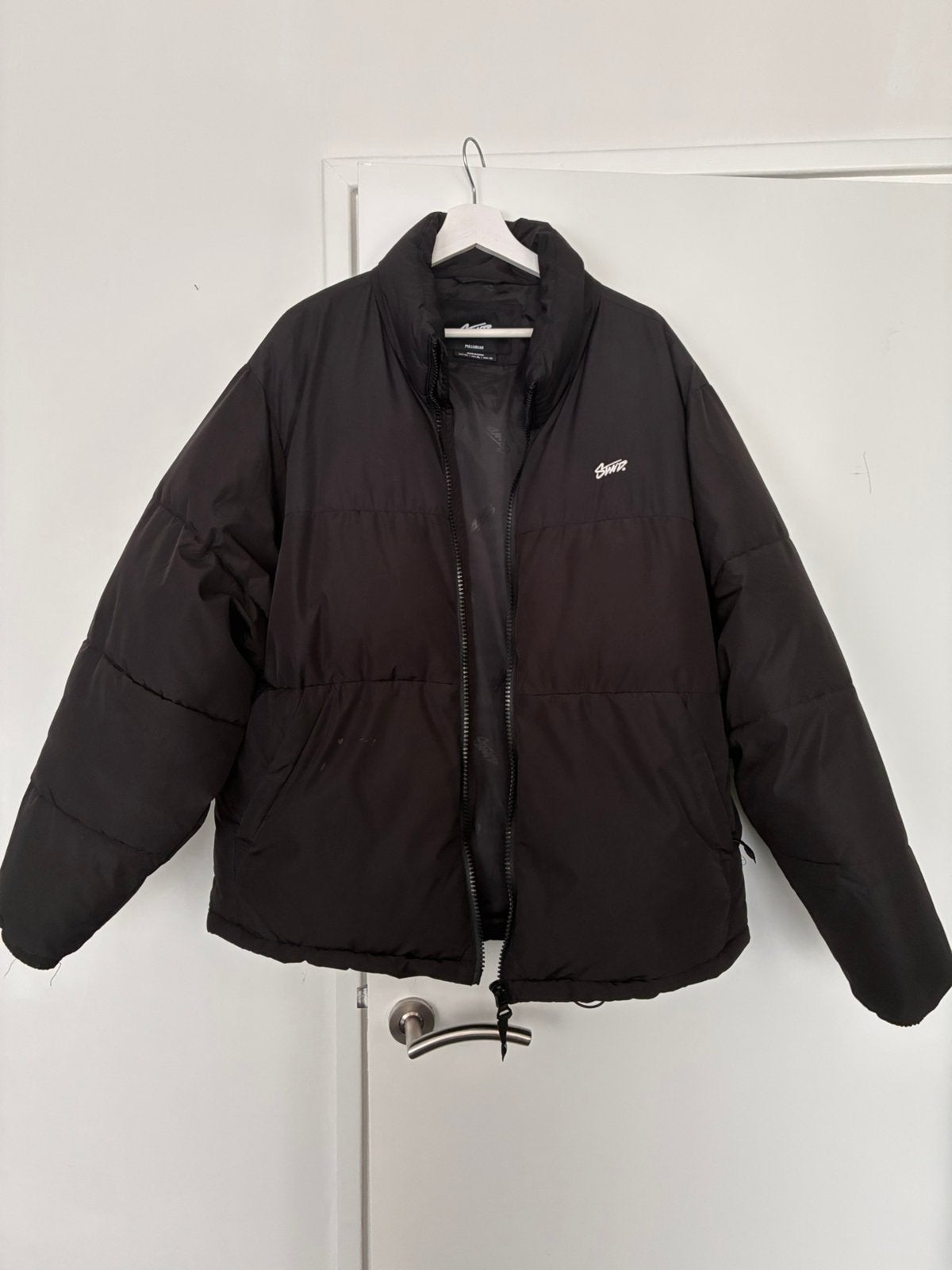 Pull and bear winterjas XL, Kleding | Heren, Jassen | Winter, Ophalen of Verzenden, Zo goed als nieuw, Maat 56/58 (XL), Zwart