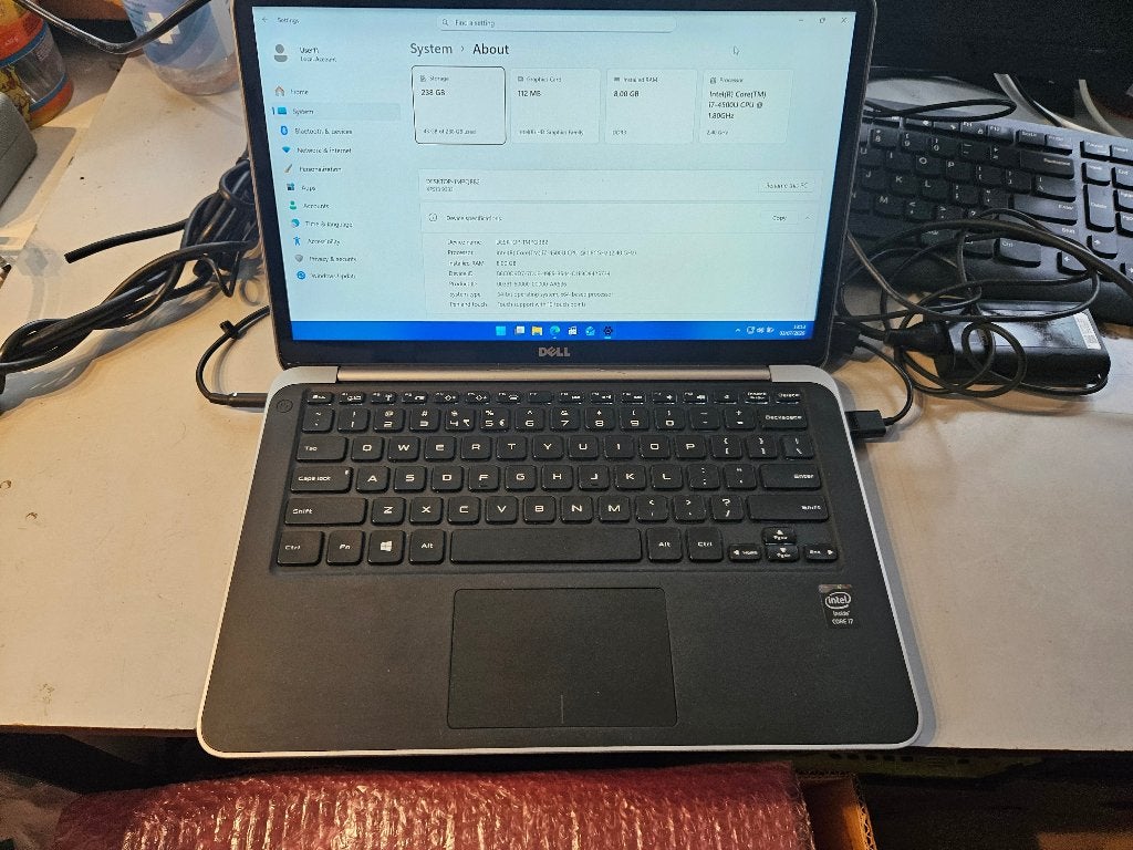 Dell i7 , XPS 13 , 8GB Ram SSD Windows 11 64bit Pro, Computers en Software, Windows Laptops, 2 tot 3 Ghz, Qwerty, 8 GB, 13 inch