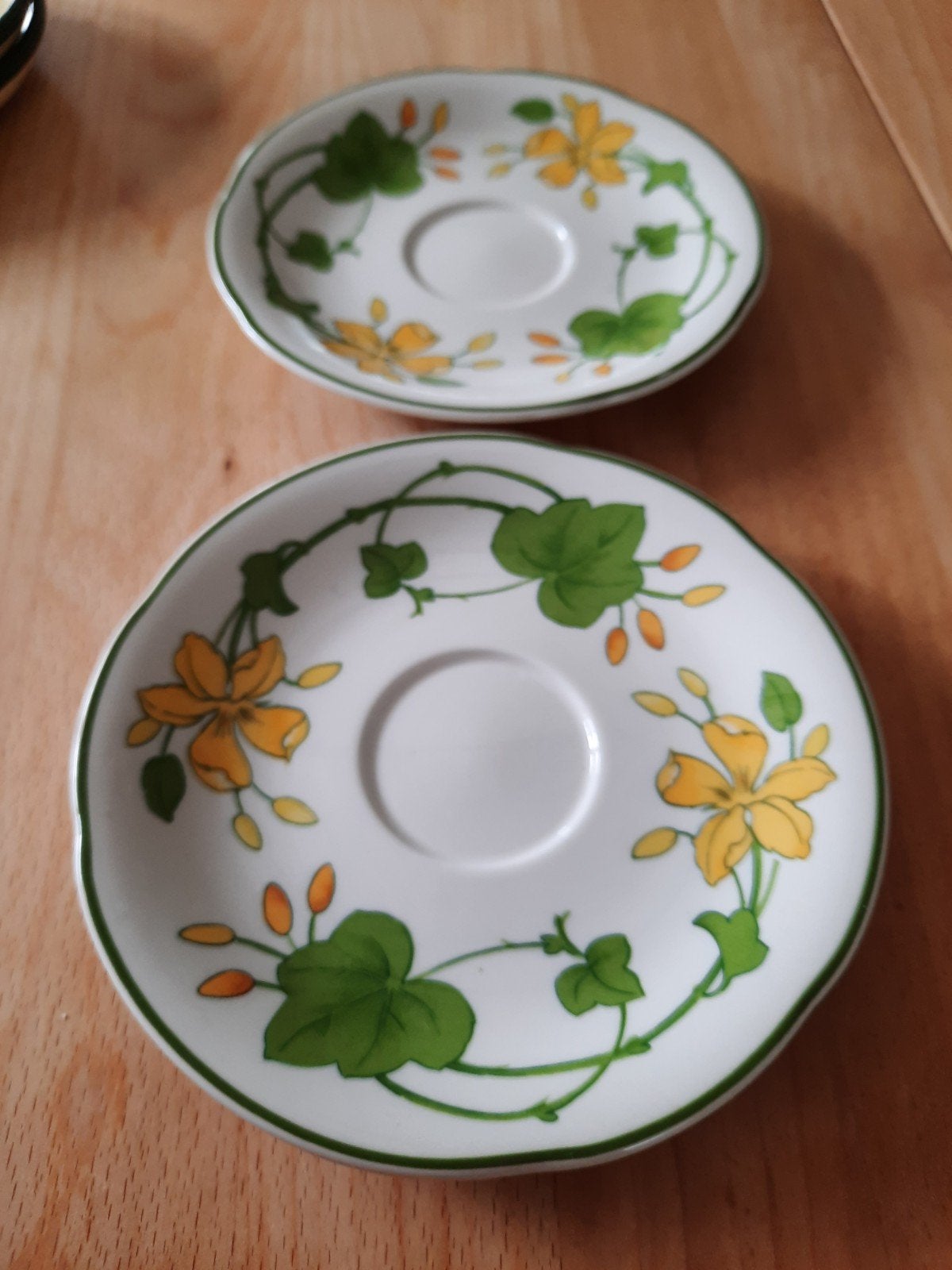 2 schotels espressokopje geranium Villeroy&Boch., Huis en Inrichting, Keuken | Servies, Ophalen of Verzenden, Zo goed als nieuw