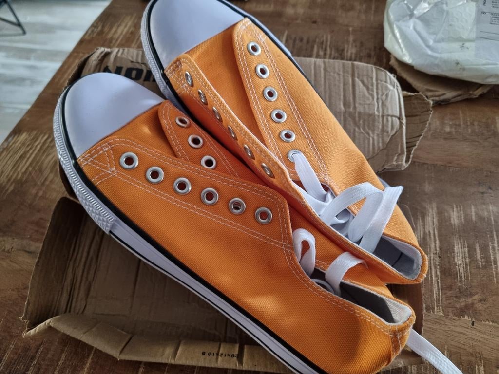 Oranje gympies maat 43, Ophalen of Verzenden, Nieuw, Overige kleuren