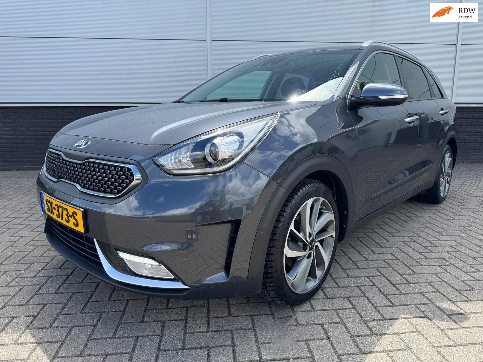 Kia Niro 1.6 GDi Hybrid ExecutiveLine clima - schuifdak - ca, Gebruikt, Euro 6, 23 km/l, Origineel Nederlands