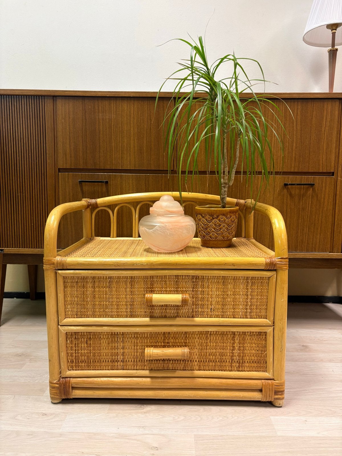 Prachtig Vintage rotan kastje ladekastje Nachtkastje, Overige materialen, 1 of 2 laden, Zo goed als nieuw, Minder dan 100 cm