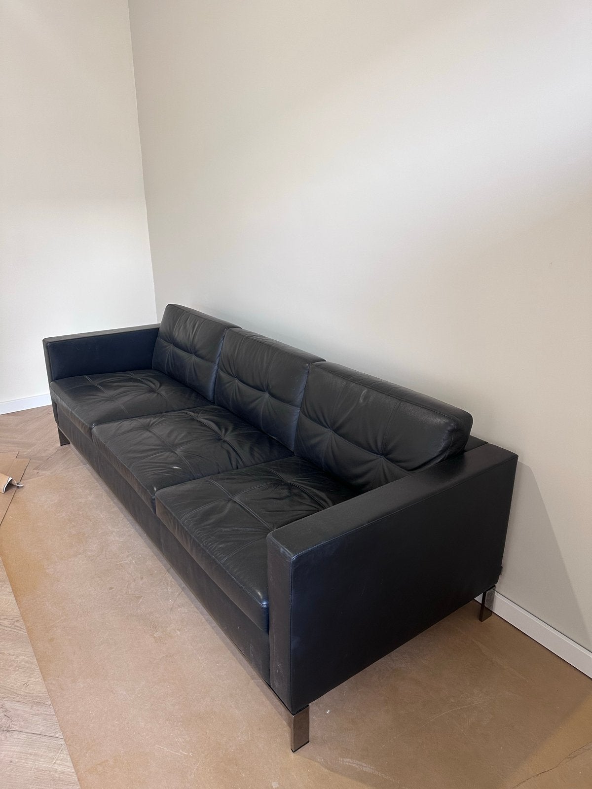 Foto 2 van Walter Knoll Foster 502 driepersoonsbank zwart leer