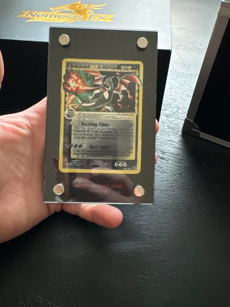 Charizard gold star, Hobby en Vrije tijd, Verzamelkaartspellen | Pokémon, Ophalen of Verzenden, Zo goed als nieuw, Meerdere kaarten