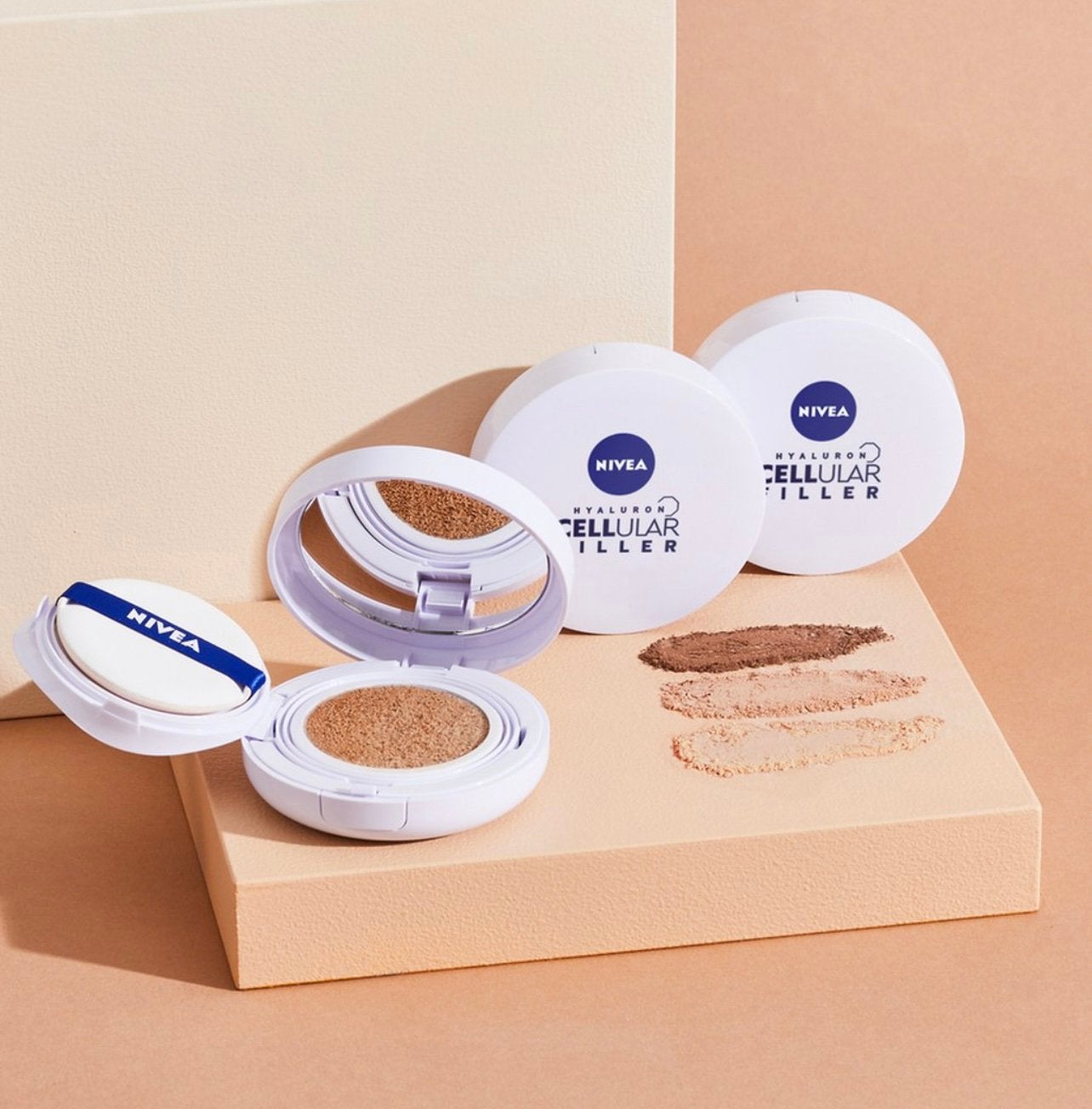 NIEUW Nivea Hyaluron Cellular Filler kleur Helder nr. 01, Ophalen of Verzenden, Nieuw, Gehele gezicht, Make-up