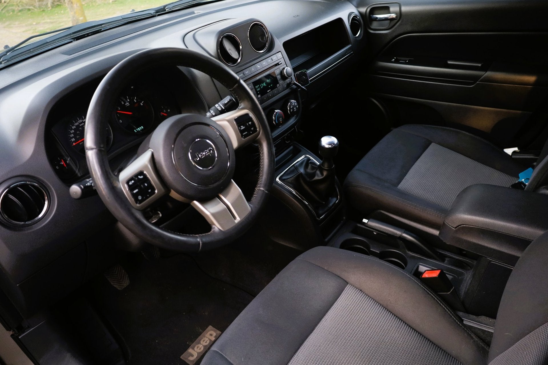 Jeep Compass 2.0 Sport | Slechts 55.000KM | Cruise Control |, Auto's, Jeep, Gebruikt, Zwart, Handgeschakeld, Traction-control