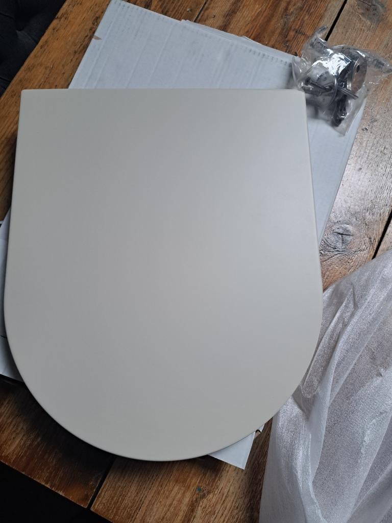 Nieuwe toiletbril in doos, kleur zand, Ophalen of Verzenden, Nieuw, Toilet