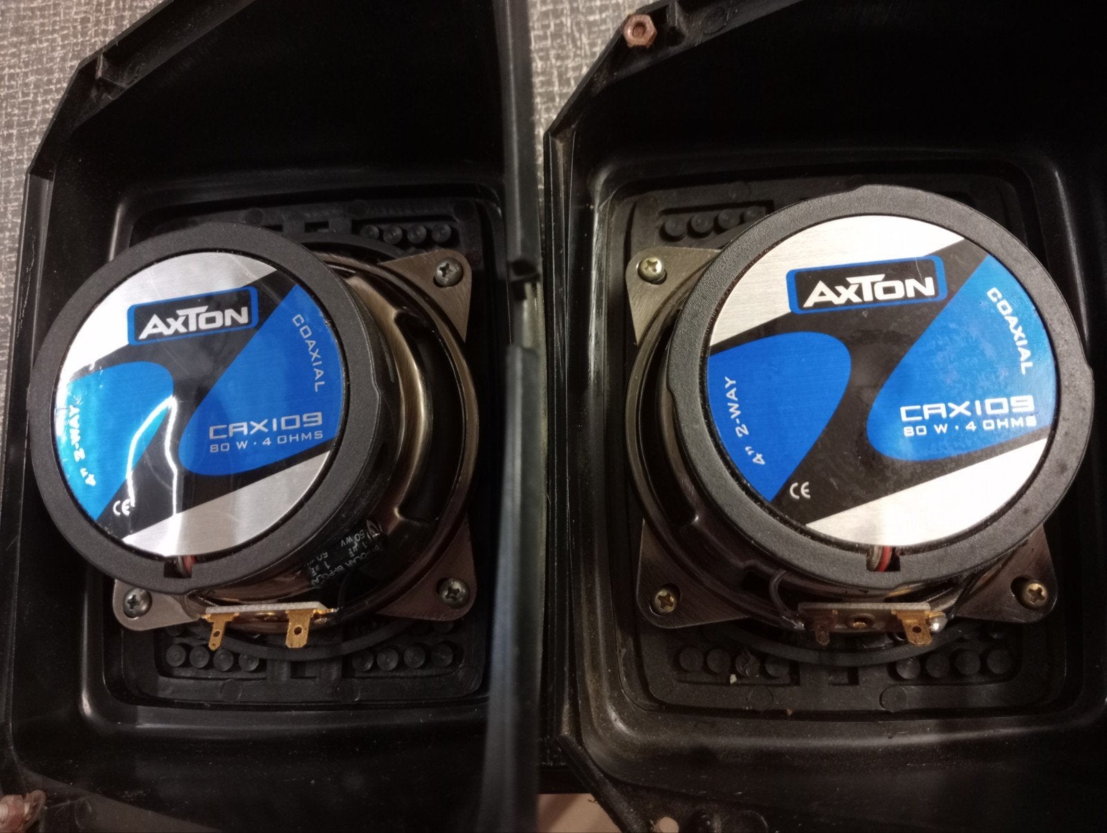 Set opbouwspeakers met krachtige 80W RVS 2-weg Axton speaker, Auto diversen, Axton, Ophalen of Verzenden, Zo goed als nieuw, Nb