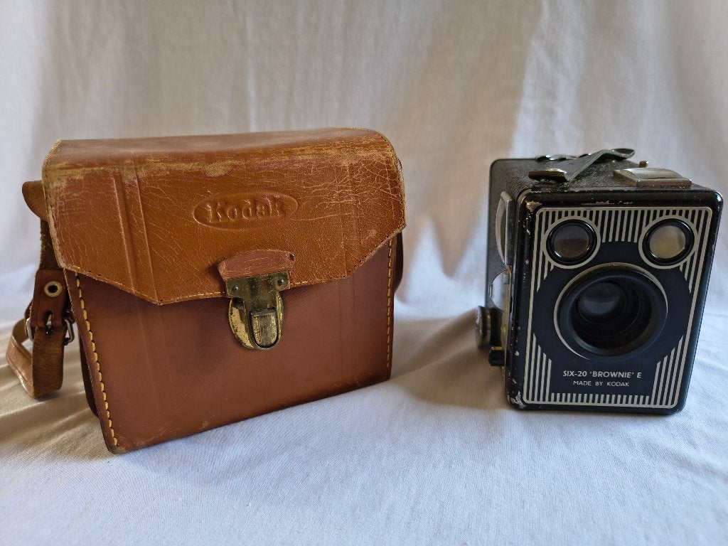 Kodak six-20 Brownie Model E camera, Ophalen of Verzenden, Gebruikt, Compact, Kodak