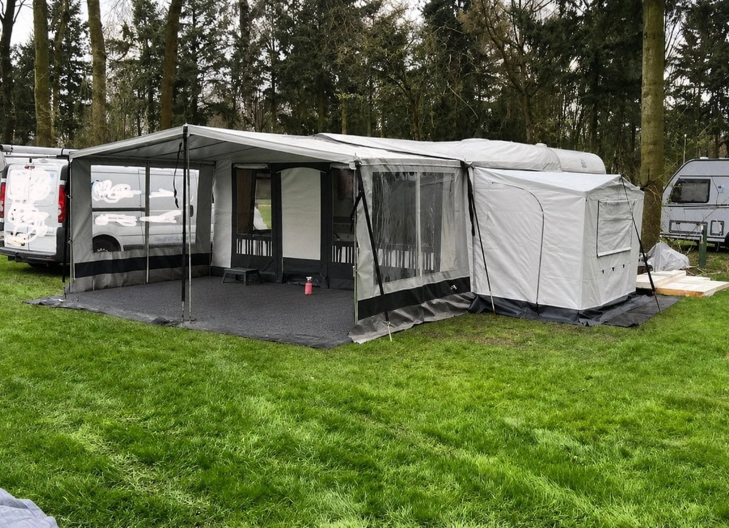 Hobby 510UB Excellent met grote voortent, erker en luifel, Rondzit, Hobby, Dwarsbed, Particulier