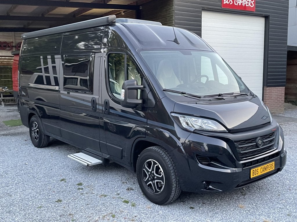 Carado CVE 600 PRO - 9T Automaat - 8832 Km 2023, Caravans en Kamperen, Campers, Automaat, Buscamper of Camperbus, Fiat, Diesel