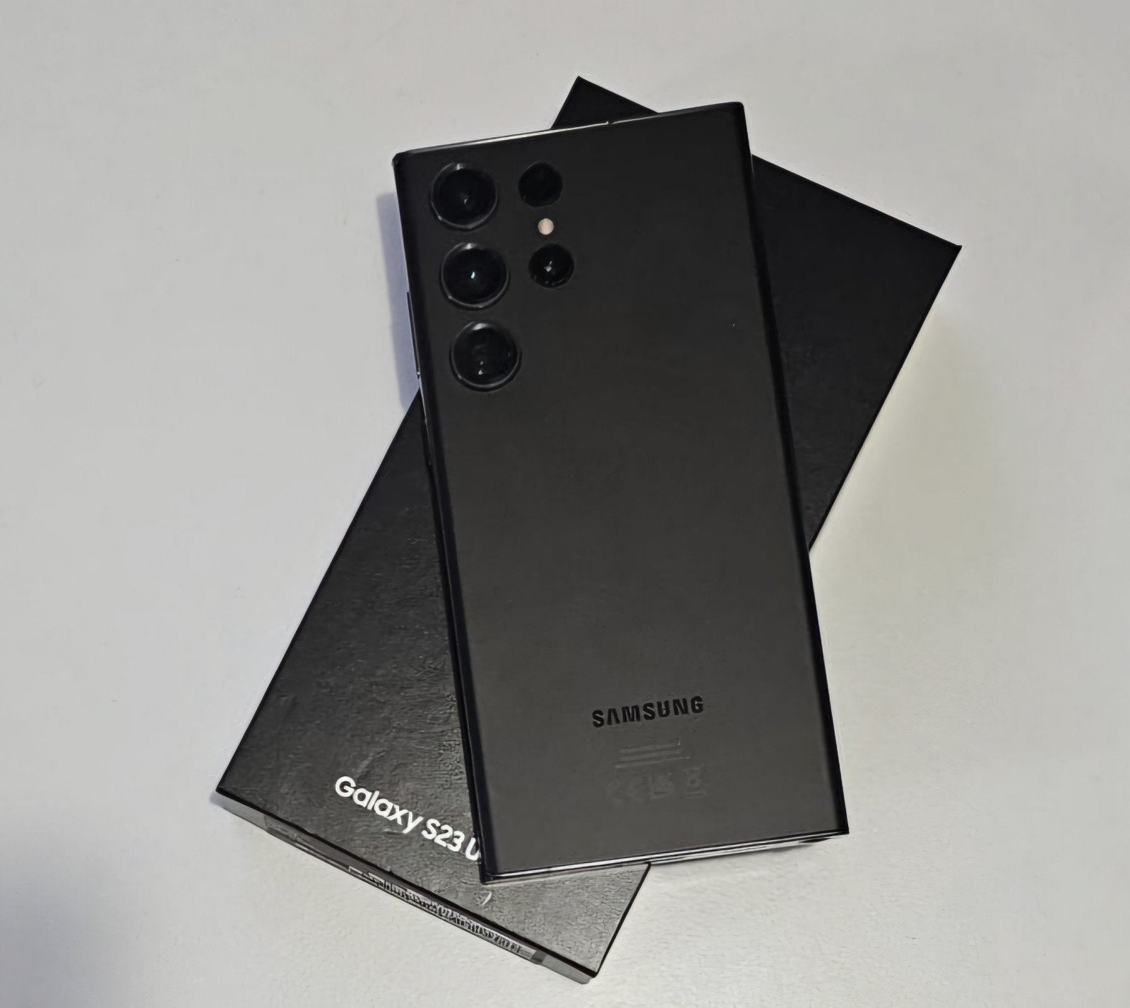 Foto 5 van Samsung Galaxy S23 Ultra 1TB Zwart
