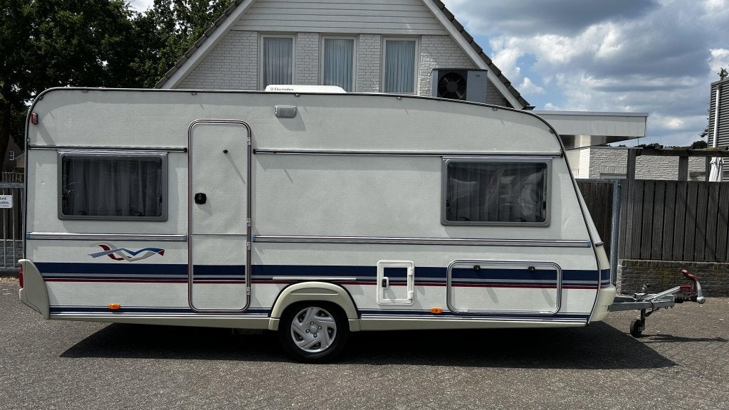 Wilk De Luxe 470 voortent/airco, Rondzit, Schokbreker, Bedrijf, 4 tot 5 meter