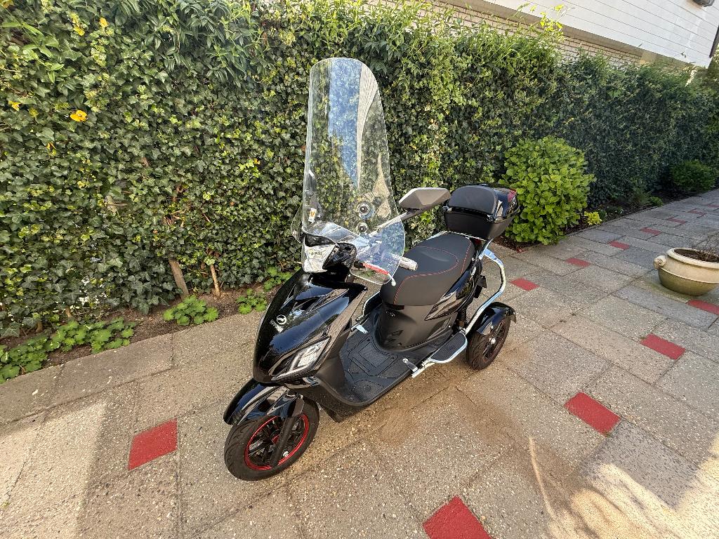 Nipponia Pride - Senioren scooter, Driewieler, Elektrisch, Ophalen, Pride, Zo goed als nieuw, 16 km/u of meer