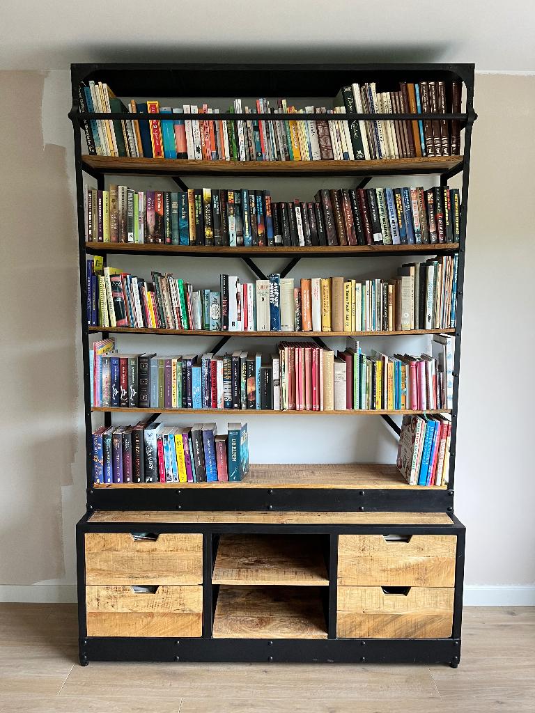 Boekenkast wandkast, Huis en Inrichting, Kasten | Boekenkasten, Met plank(en), 200 cm of meer, 150 tot 200 cm, Zo goed als nieuw