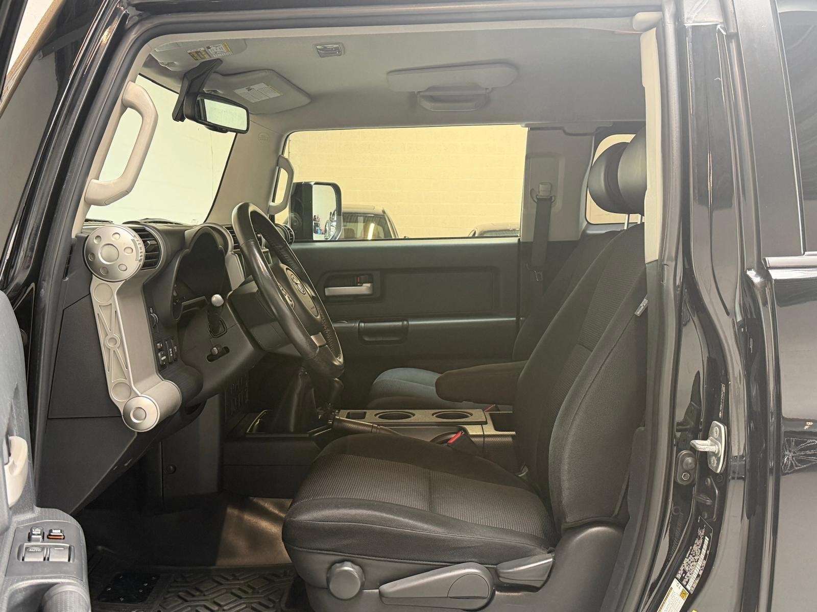 Toyota FJ CRUISER 4.0 V6 VVT-I - LEER - NAVI, Auto's, 242 pk, 460 kg, Gebruikt, Overige carrosserieën