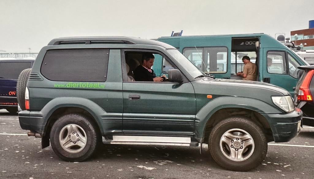 Zijruiten voor een Toyota Landcruiser 90 uit 2001, Ophalen