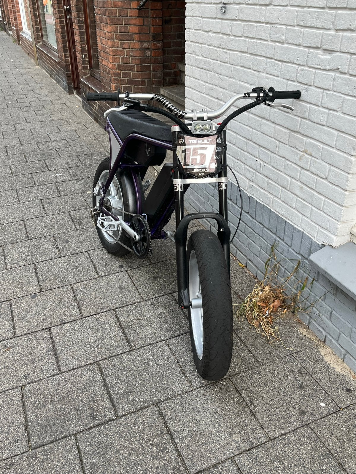 Custom v8 met dubbele accu mooiste in NL, Gebruikt, Minder dan 47 cm, 50 km per accu of meer, Ophalen