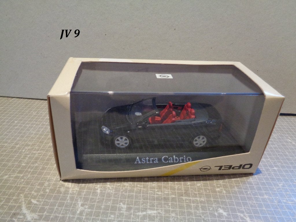 opel astra cabrio, Hobby en Vrije tijd, Modelauto's | 1:43, Ophalen of Verzenden, Zo goed als nieuw, Auto, Overige merken