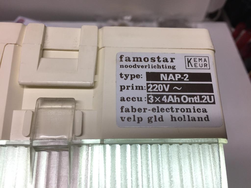 Famostar NAP-2 Noodverlichting 220V, Ophalen, Gebruikt, Minder dan 50 watt, Armatuur