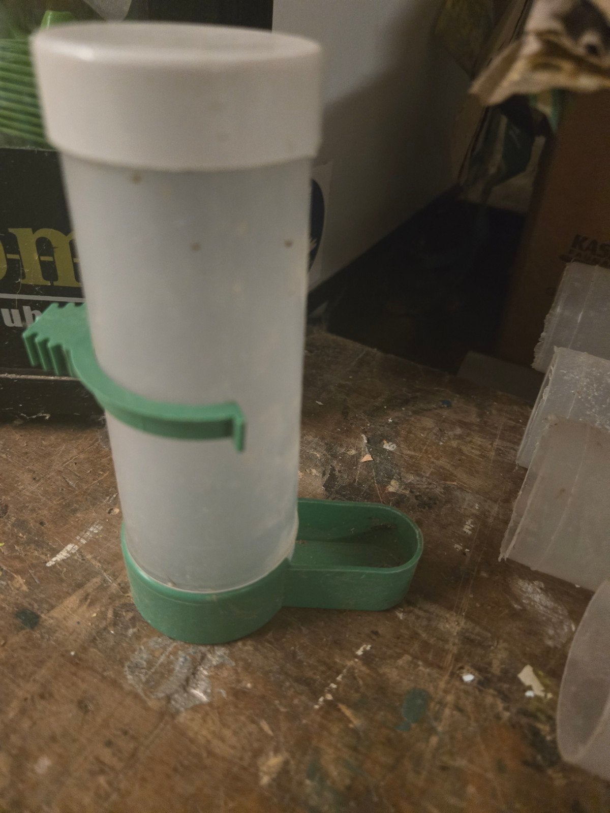 37 stuks Ideale Voerbakje / Drinkbakjes, Ophalen of Verzenden, Zo goed als nieuw, Drinken en Voederen