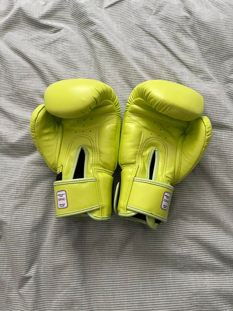 Yokkao Bokshandschoenen 14oz - Neon Geel, Ophalen of Verzenden, Zo goed als nieuw, Bokshandschoenen