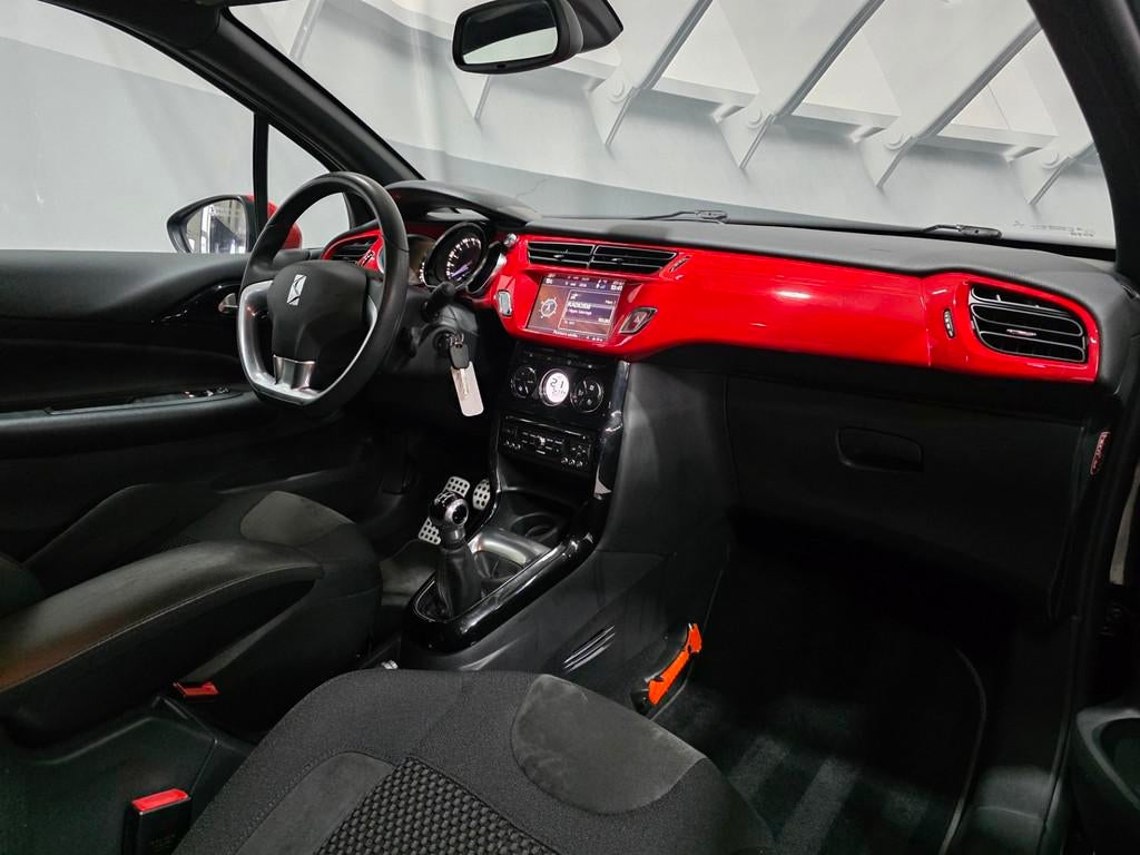 Citroen DS3 1.2 PureTech So Red full opti navi led, Euro 6, Zwart, Origineel Nederlands, Bedrijf