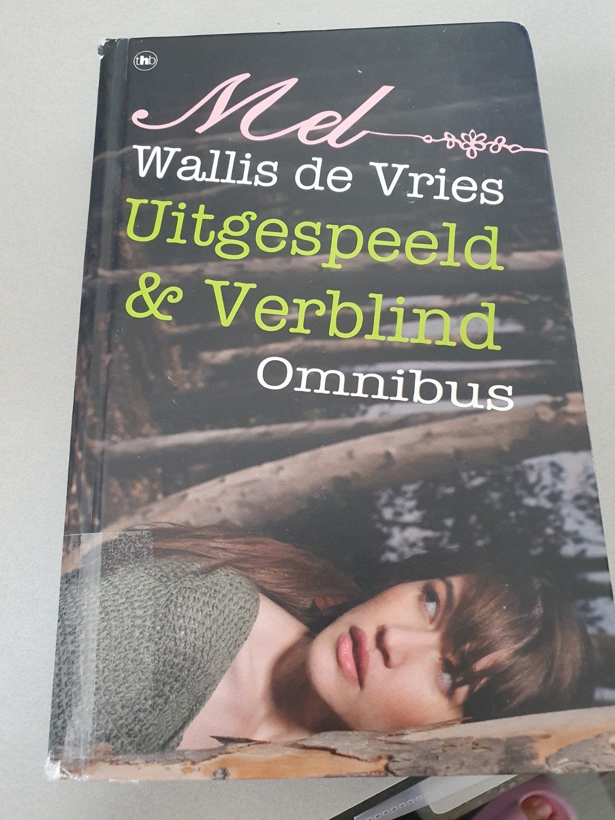 Mel Wallis de Vries - Uitgespeeld & Verblind Omnibus, Ophalen of Verzenden, Gelezen, Mel Wallis de Vries, Nederland